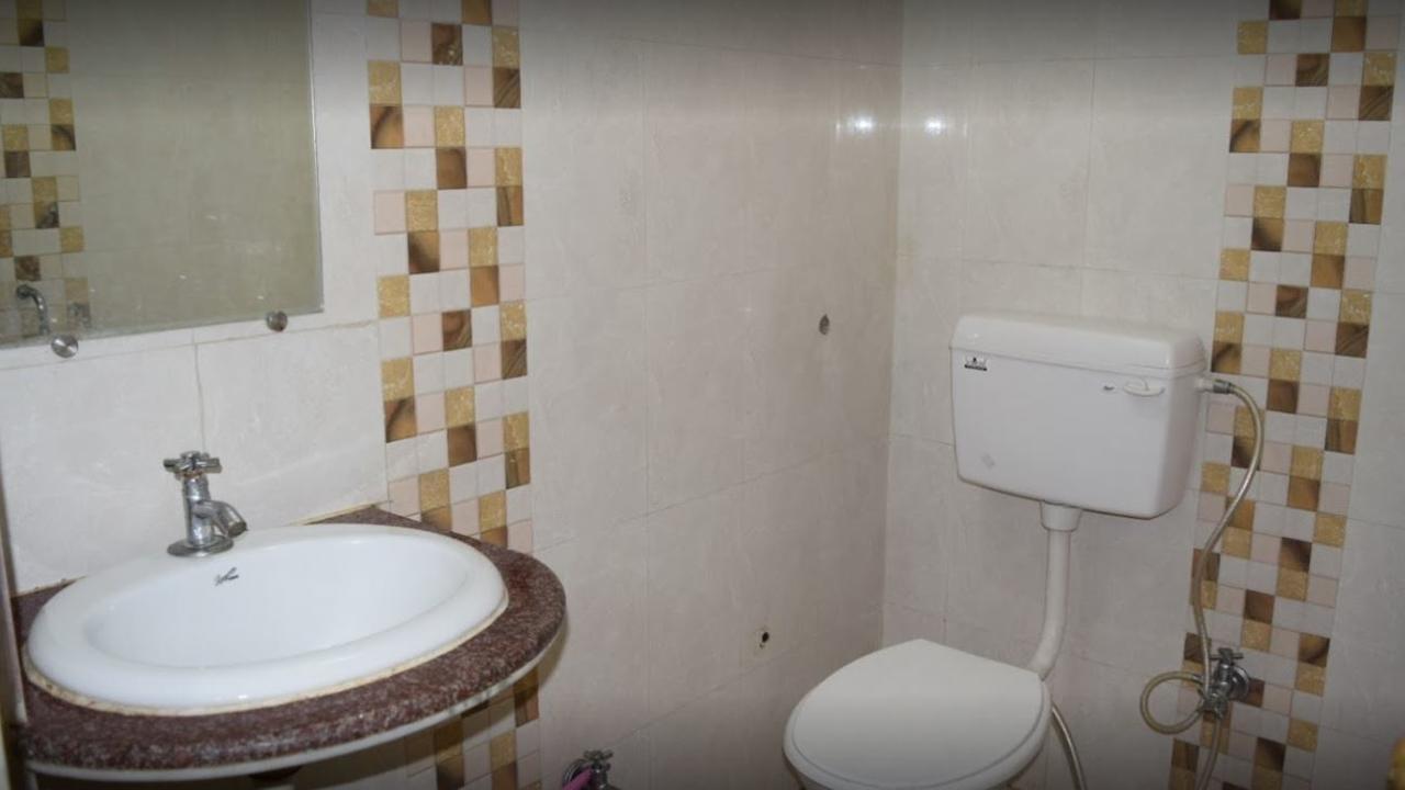 Hotel Aman Palace Prayagraj Exterior photo