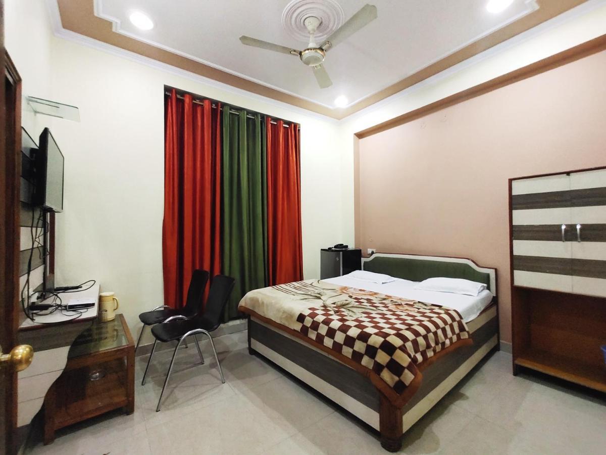 Hotel Aman Palace Prayagraj Exterior photo