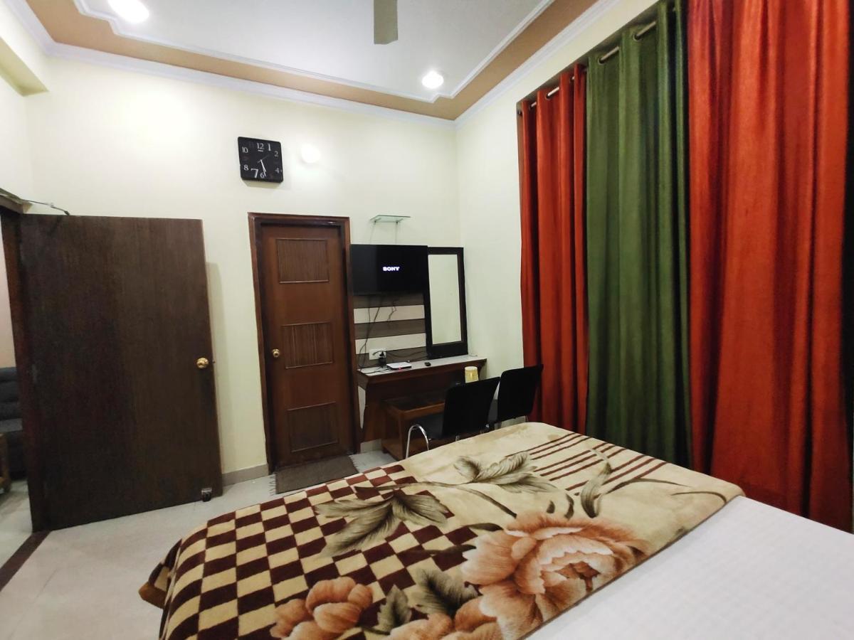 Hotel Aman Palace Prayagraj Exterior photo